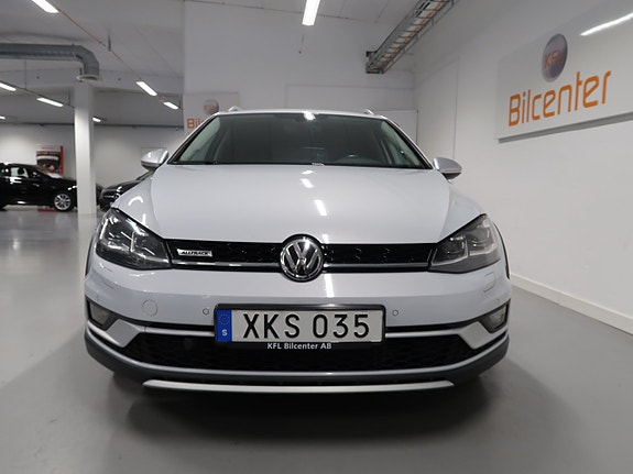 Volkswagen Golf Alltrack 10 of 30