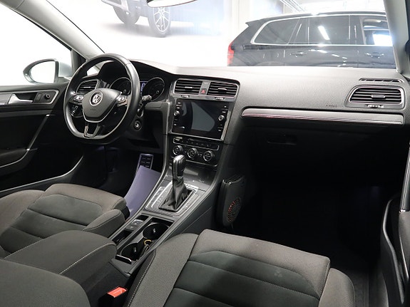 Volkswagen Golf Alltrack 21 of 30