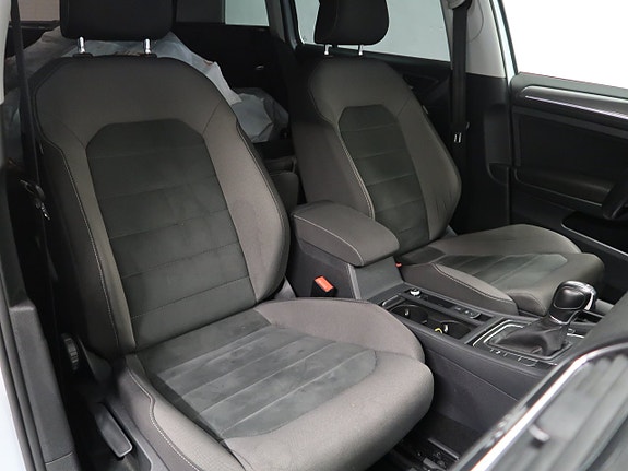 Volkswagen Golf Alltrack 22 of 30