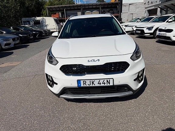 Kia Niro 2 of 18