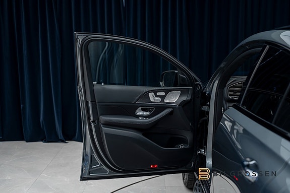 Mercedes-Benz GLE53 13 of 24