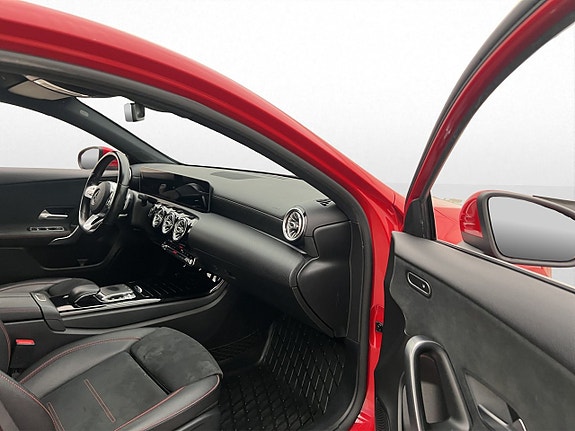 Mercedes-Benz A200 27 of 30
