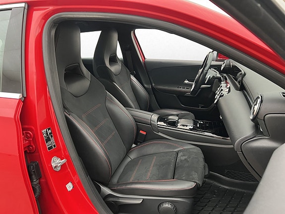 Mercedes-Benz A200 26 of 30