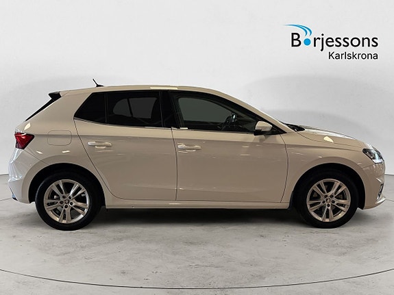 Skoda Fabia 2 of 5