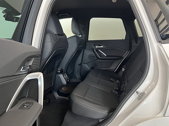 BMW iX1 11 of 15