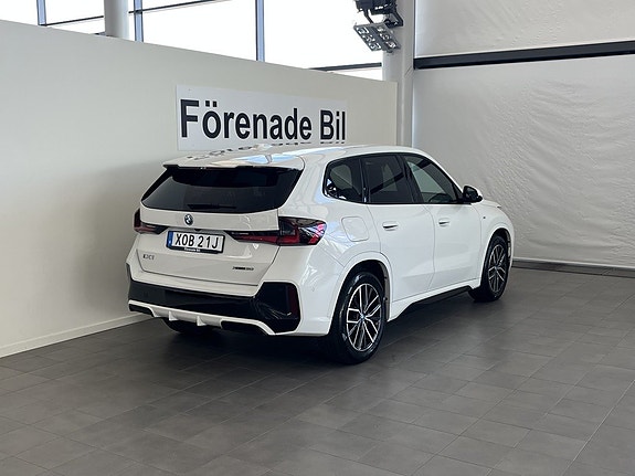 BMW iX1 13 of 15