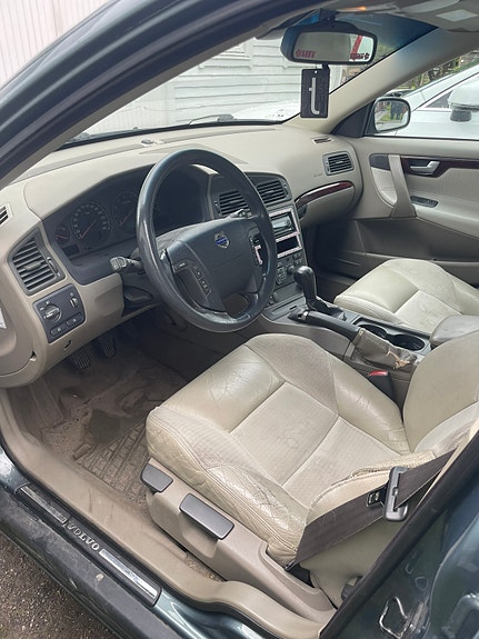 Volvo V70 5 of 5