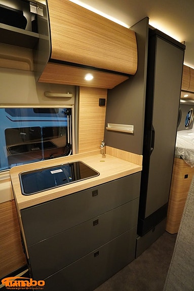 Malibu Van 640 LE comfort GT skyview - Stor kyl, Dieselpanna, 4000kg 9 of 21