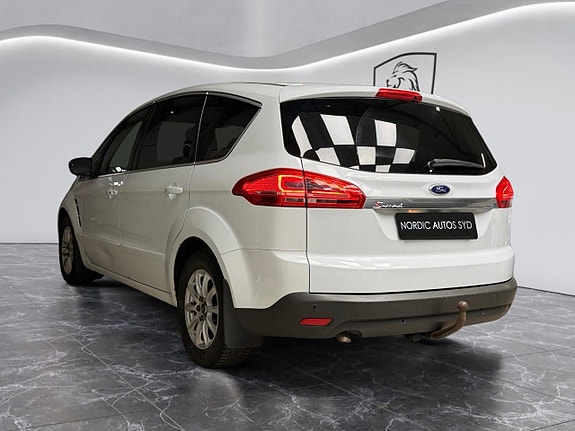Ford S-MAX 3 of 5