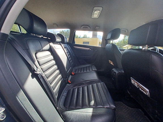 Volkswagen Passat Alltrack 4 of 5