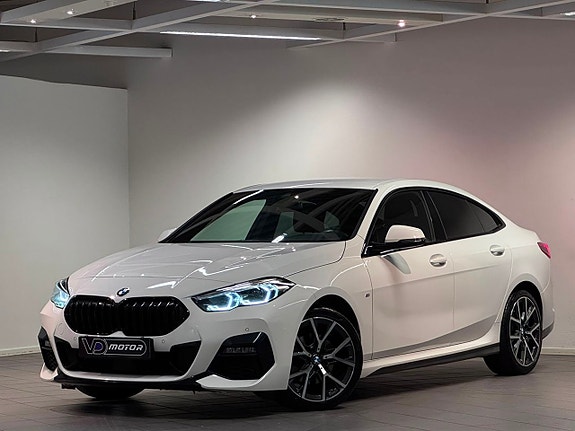 BMW 218i 6 of 25