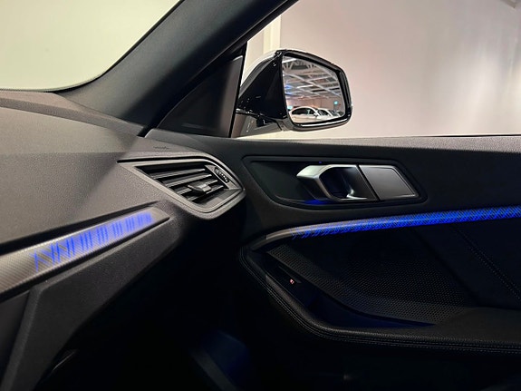BMW 218i 19 of 25