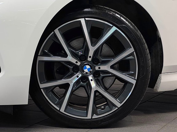 BMW 218i 14 of 25