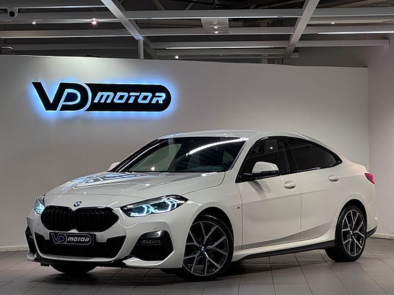 BMW 218i 13 of 25