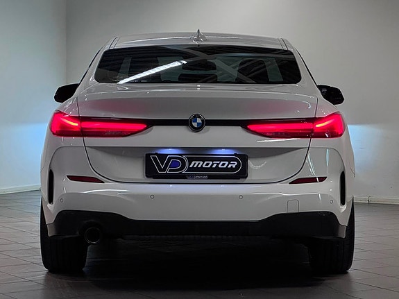 BMW 218i 7 of 25