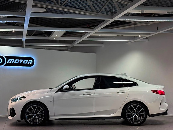 BMW 218i 2 of 5