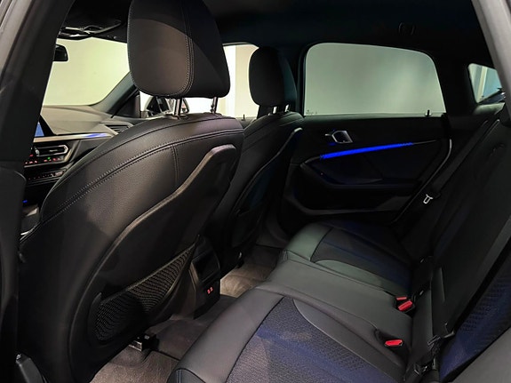 BMW 218i 25 of 25