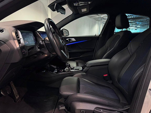 BMW 218i 17 of 25