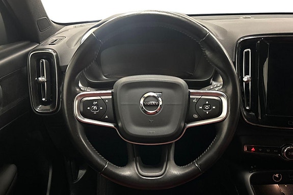 Volvo XC40 16 of 30