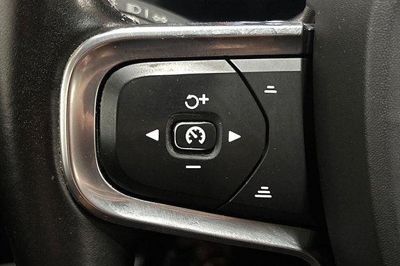 Volvo XC40 25 of 30