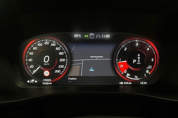 Volvo XC40 17 of 30