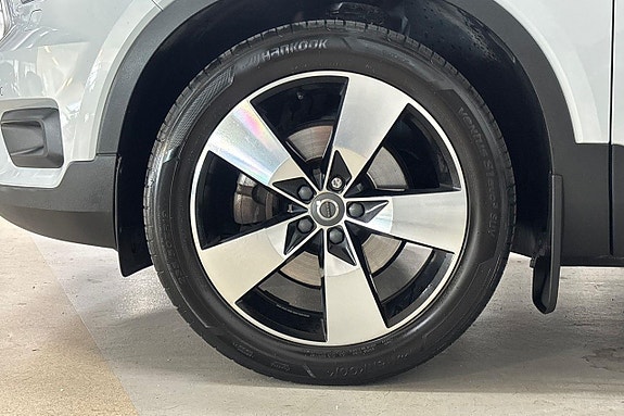 Volvo XC40 11 of 30