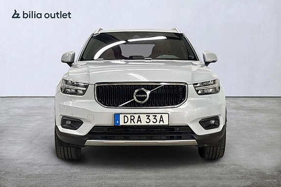 Volvo XC40 3 of 5