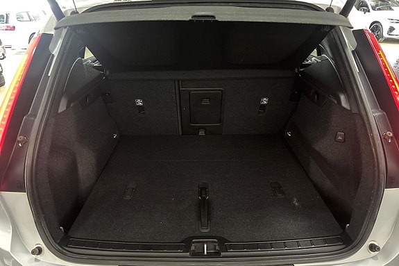 Volvo XC40 10 of 30