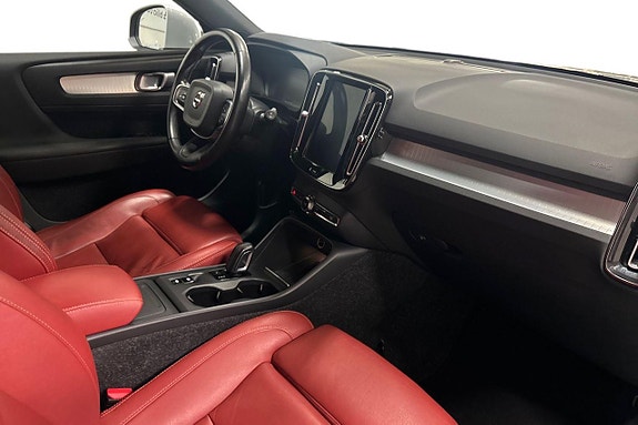 Volvo XC40 15 of 30