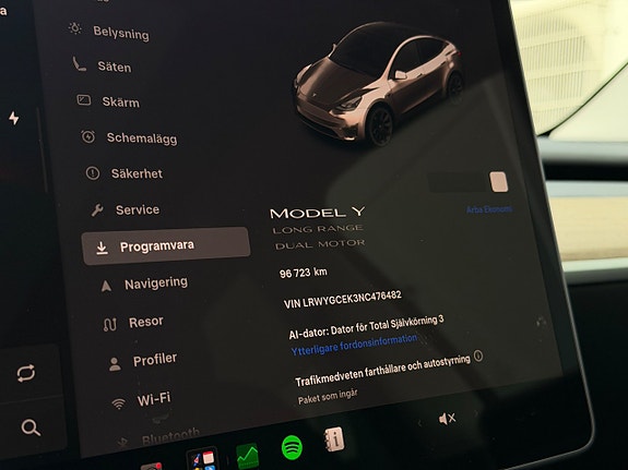 Tesla Model Y 12 of 15