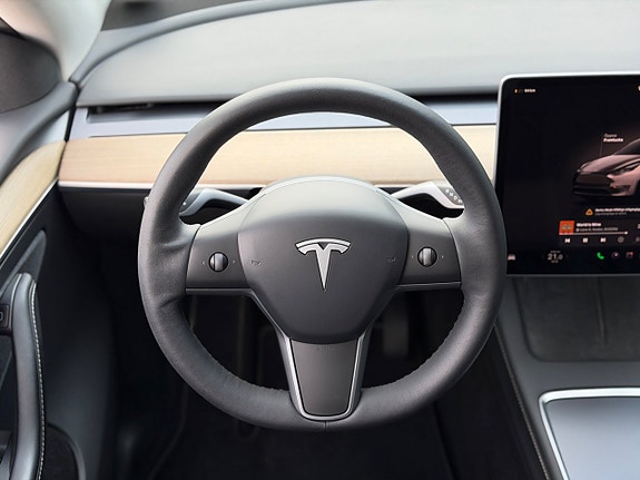 Tesla Model Y 11 of 15