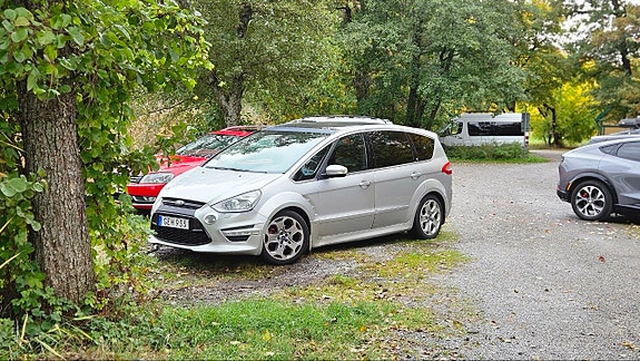 Ford S-MAX 4 of 4