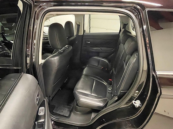 Mitsubishi Outlander 4 of 5