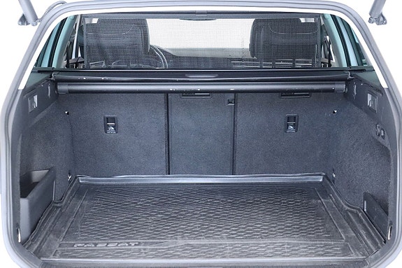 Volkswagen Passat 7 of 19