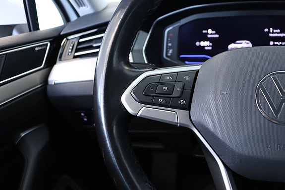 Volkswagen Passat 9 of 19