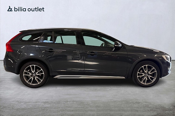 Volvo V60 Cross Country 5 of 5