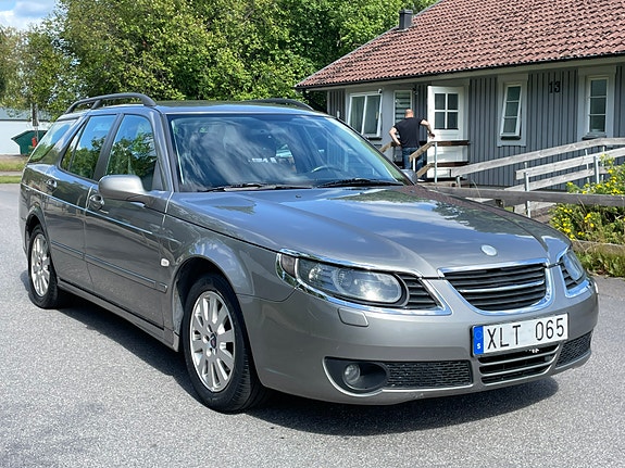 Saab 9-5 2 of 5