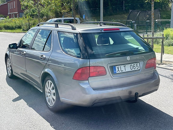 Saab 9-5 4 of 5