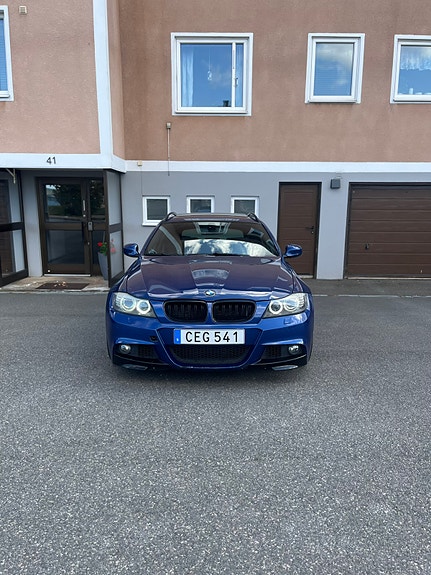 BMW 325i 2 of 5