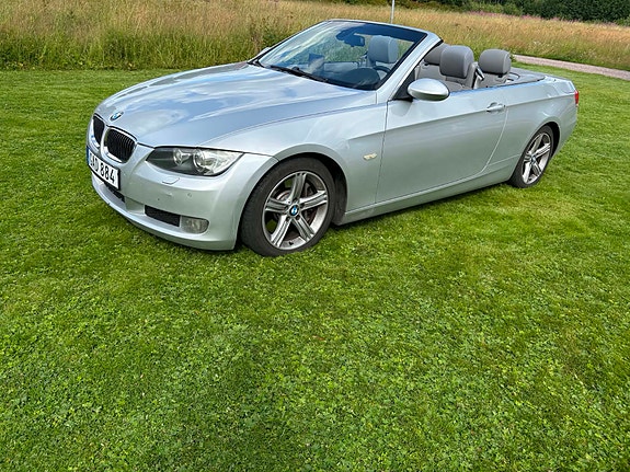 BMW 330d 2 of 5