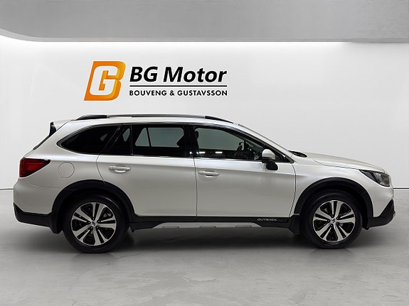 Subaru Outback 3 of 5