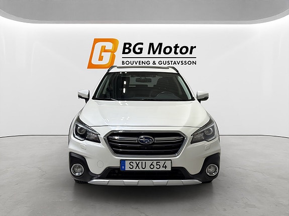 Subaru Outback 2 of 5