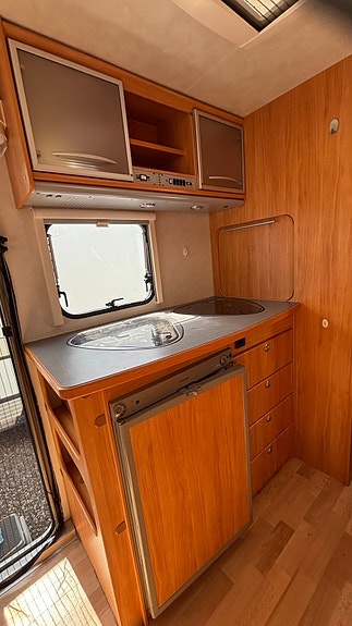 Adria Adora 512 UL. 9 of 14
