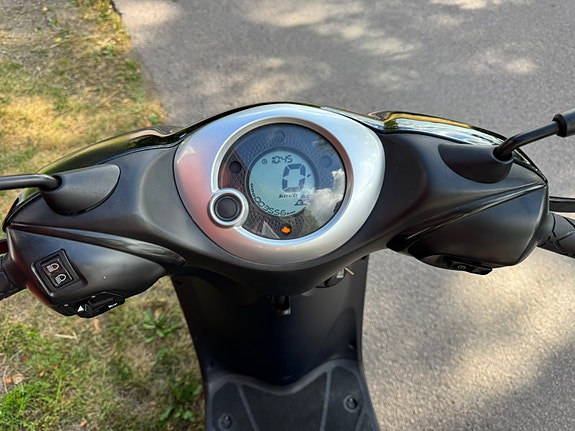 Yamaha Neos 4 3 of 5
