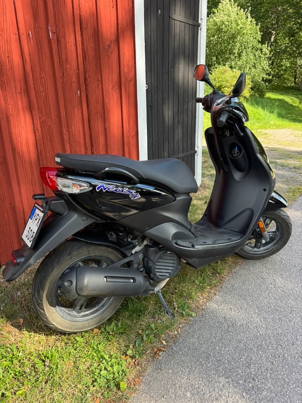 Yamaha Neos 4 2 of 5