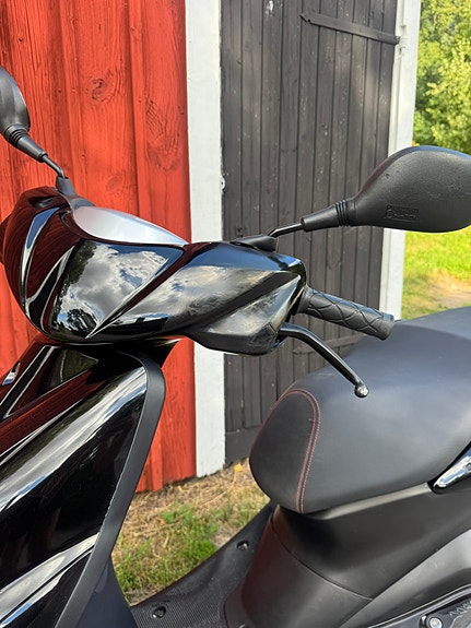 Yamaha Neos 4 4 of 5