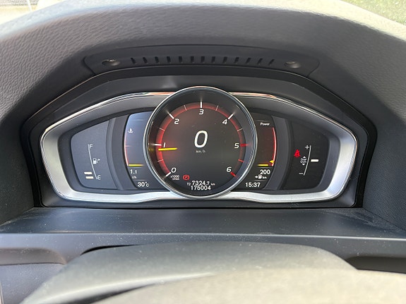 Volvo V60 7 of 8