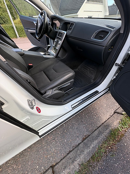 Volvo V60 5 of 8