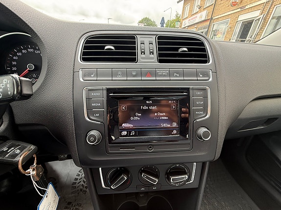 Volkswagen Polo 9 of 9