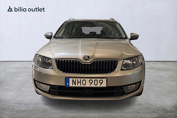 Skoda Octavia 3 of 5